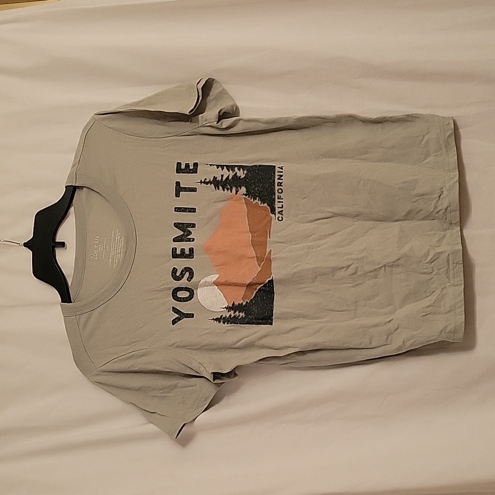 ZOE + LIV T-SHIRT